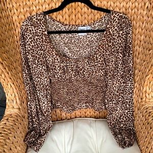 Leopard print fitted peasant blouse